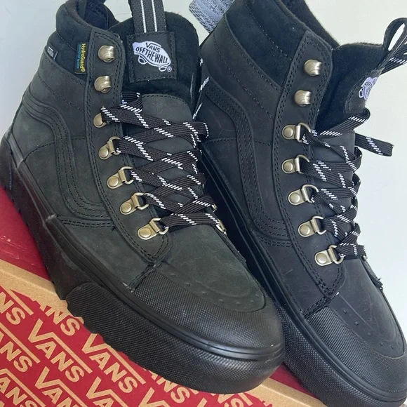 Vans WMNS Sk8-Hi Dr Mte-2
Black
VN0009QMBLA
Boots Sneakers - Picture 8 of 16